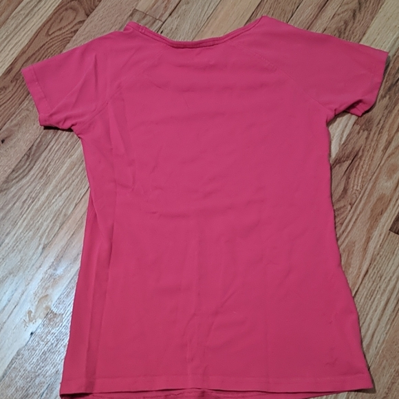 • Pink Gymshark T-shirt • - Picture 3 of 4
